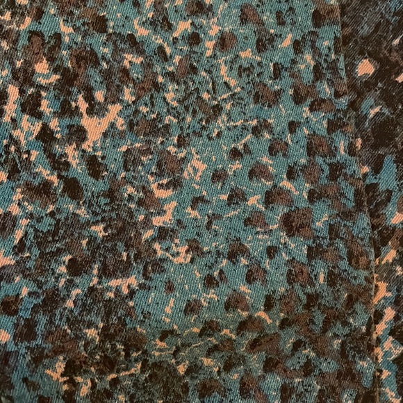 Snakeskin like denim jeans. Size 6 fit 4 from Mossimo. Premium denim. - Picture 2 of 4